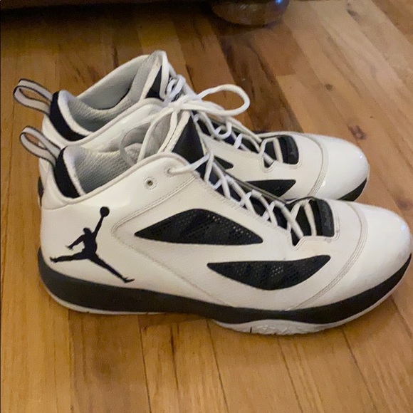 Men’s Jordan Sneakers - Picture 5 of 5
